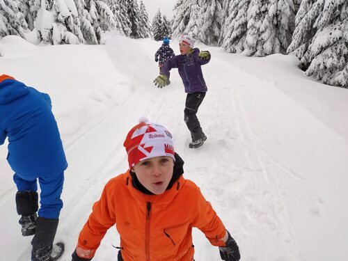Náhled fotogalerie: TRADIČNÍ VÝSTUP NA SNĚŽKU - 17.12.2022