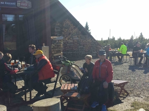 Náhled fotogalerie: VÝLET NA SNĚŽKU 2016